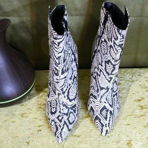 EXPRESS: Black and White Snakeskin Pattern Stilletto Booties